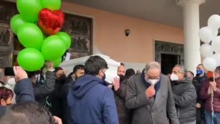 I funerali di Anna Borsa, uccisa dall'ex fidanzato che la perseguitava