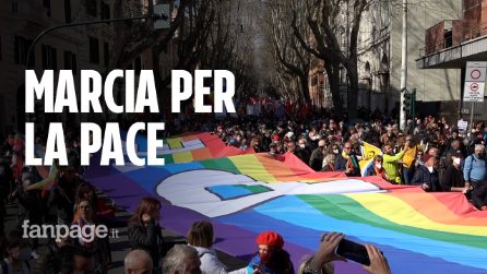 A Roma la marcia per la pace: 50mila persone sfilano contro la guerra in Ucraina