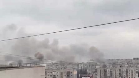 Mariupol ancora sotto attacco, continuano i bombardamenti