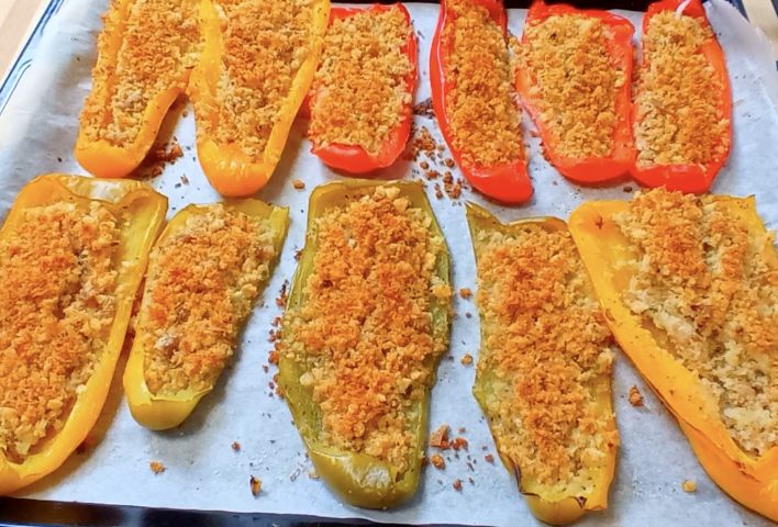 Peperoni gratinati al forno: la ricetta del contorno veloce e saporito
