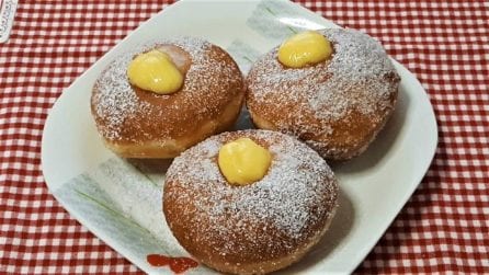 Bomboloni ripieni fatti in casa: la ricetta per averli perfetti e golosi
