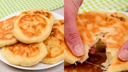 Focaccine ripiene in padella: farcite con patate e formaggio, sono assolutamente da provare!