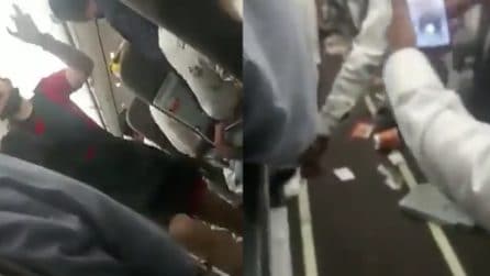 Vuoto d'aria sul volo, 17 persone rimangono ferite: gli istanti di terrore tra i passeggeri