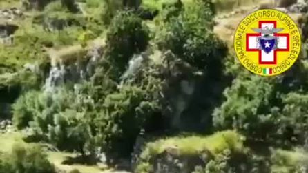 Turista americano precipita per 15 metri in Costiera Amalfitana: salvato con l'elicottero