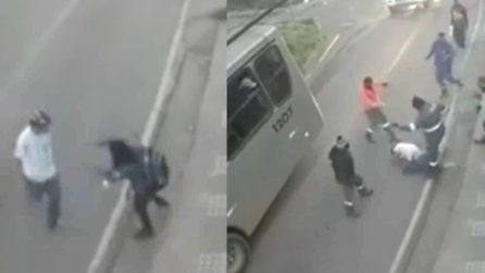 Palpa il seno della donna e lei lo guarda perplessa: non crederete al motivo