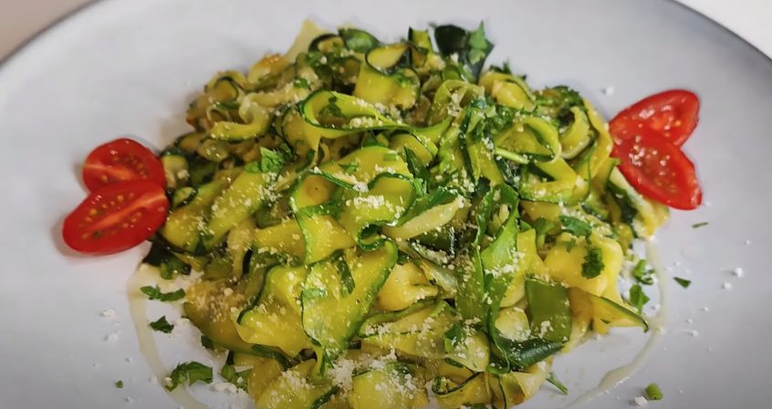 Zucchine in padella: la ricetta del contorno originale e saporito