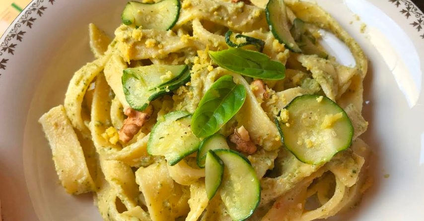 Tagliatelle con crema di zucchine: la ricetta del primo piatto saporito
