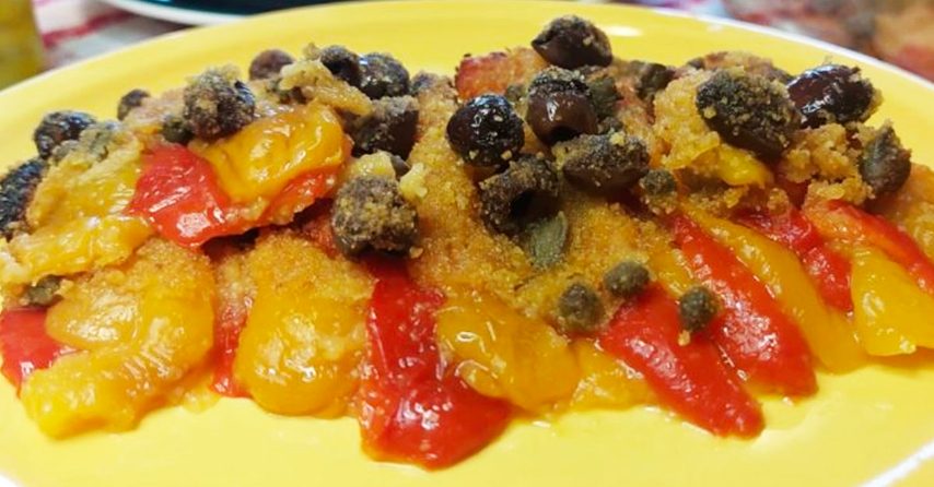 Peperoni gratinati al forno: un contorno veloce, semplice e squisito