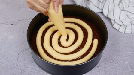 Torta a spirale con crema pasticcera: alta, morbida e golosa