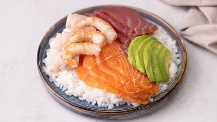 How to make delicious CHIRASHI: Japanese Recipe with Rice and Fresh Fish!
