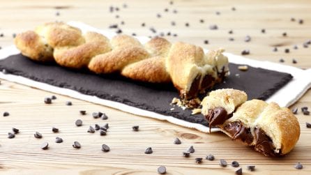 TRECCIA DI PASTA SFOGLIA AL CIOCCOLATO: facile e deliziosa! 🍫