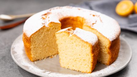 LEMON BUNDT CAKE: no butter needed for this tall and fragrant cake!