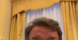 Renzi contro Meloni su Almasri: "Chiude il Parlamento perché ha paura, se ha coraggio venga in Aula"