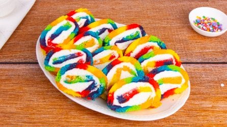 ROTOLO ARCOBALENO: Il dolce soffice e colorato che conquista tutti! 🌈🍰