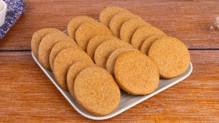 BISCOTTI INTEGRALI: se vuoi una colazione leggera e ricca di gusto! 💛