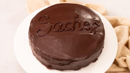 La ricetta originale della TORTA SACHER per una merenda davvero golosa!