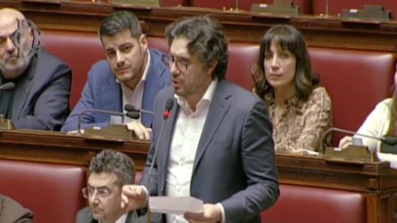 Caso Paragon, il governo non risponde e minaccia querele a chi lo accusa di aver spiato giornalisti