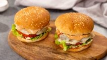If you want a succulent CHEESEBURGER like the pubs follow this recipe!