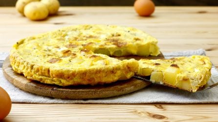 FRITTATA DI PATATE in padella: facile e saporita!