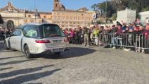 Funerali di Eleonora Giorgi, l'arrivo del feretro prima delle esequie