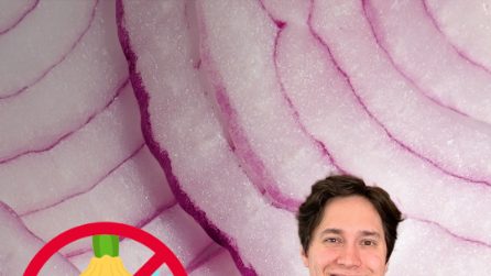 Ecco 3 trucchi per non piangere quando tagli una cipolla! (e perché succede)