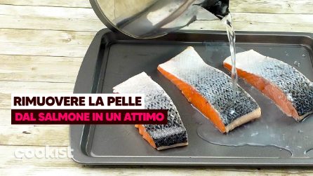 Il trucco veloce per togliere la pelle dal salmone!