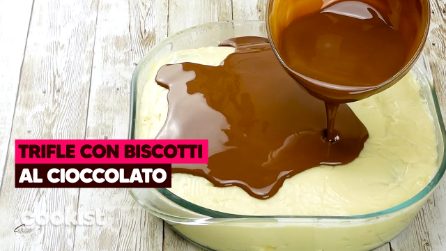 Trifle con biscotti: il dolce inglese delizioso e super cremoso!