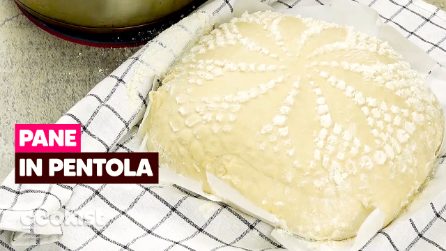 Pane col centrino in pentola: bello, croccante e profumato!