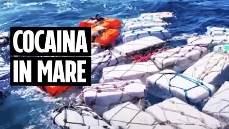 Guardia di Finanza nota 70 colli galleggianti in mare: sequestrate 2 tonnellate di cocaina a Catania