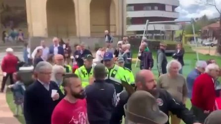Militanti del gruppo neonazista Do.ra. irrompono alla festa del 25 aprile, allontanati dalla Digos