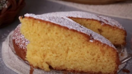 Torta 5 minuti agli agrumi: il "segreto" per averla davvero soffice