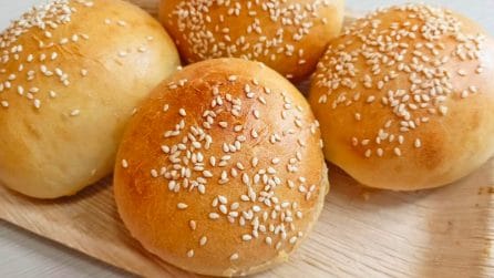 Panini da hamburger: come averli morbidi e fragranti a casa