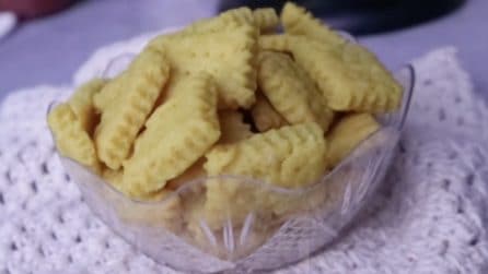 Salatini sfiziosi al formaggio: la ricetta per uno snack gustoso