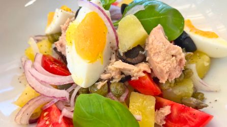 Insalata di patate: la ricetta del piatto semplice e saporito