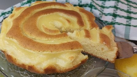 Torta girella al limone: la ricetta per averla profumata e cremosa