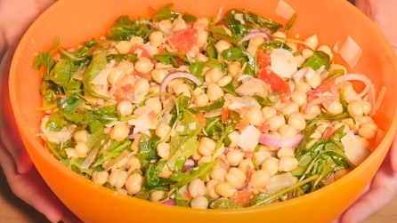 Insalata fredda di ceci: un piatto fresco, ricco e pieno di gusto