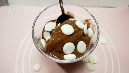 Gelato senza gelatiera: la ricetta golosa con soli 2 ingredienti