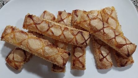 Sfogliatine glassate: la ricetta dei dolcetti semplici e deliziosi