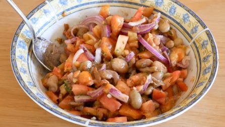 Insalata di fagioli: la ricetta fresca per un pranzo completo