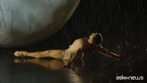 Roberto Bolle all'Arena di Verona continua a ballare tra pioggia e fulmini