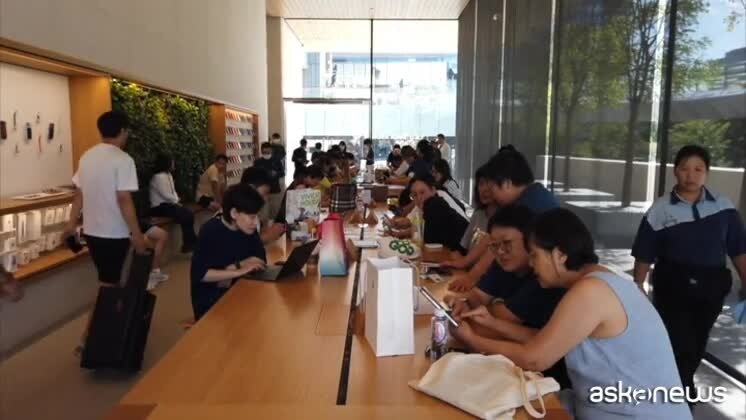 Apple festeggia 30 anni in Cina, ma intanto sposta la produzione