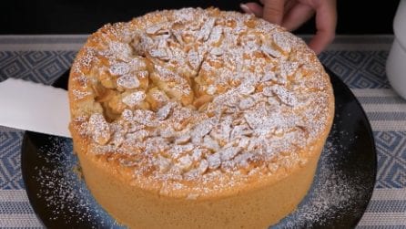 Torta alle pesche: la ricetta del dolce dal ripieno cremoso e delizioso