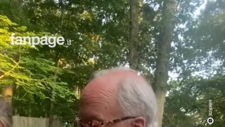 Papà con l'Alzheimer scopre che la figlia si è tatuata per lui