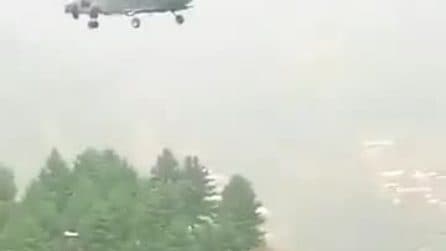 Pakistan, 6 bambini e 2 adulti bloccati su una funivia a circa 300 metri di altezza: 2 salvati