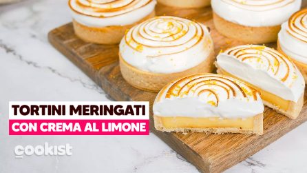 Tortini meringati con crema al limone: da servire per un dessert bello e buono