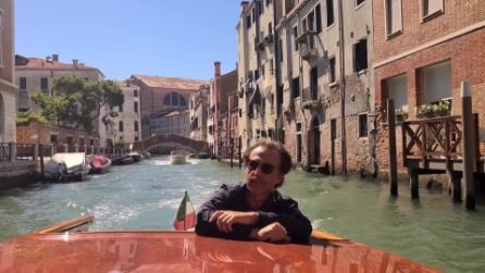 Antonio Zequila arriva a Venezia, i commenti al video: "Ma chi saluti?"