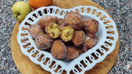 Frittelle di mele e cannella: la ricetta dei dolcetti deliziosi pronti in pochi minuti