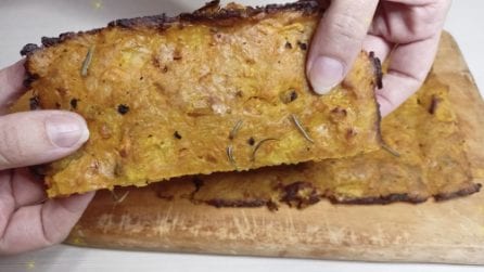 Schiacciata di zucca "a crudo": la ricetta veloce, semplice e sfiziosa