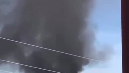 Incendio a Passo Corese, in fiamme magazzino