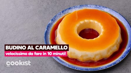 Budino al caramello: il dessert al cucchiaio cremoso e super goloso!